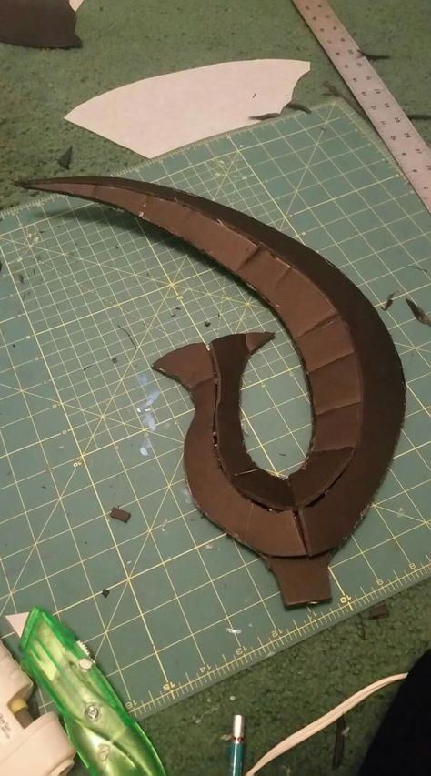 Silence Glaive prop process  #cosplay #sailormoon #sailorsaturn Sailor Moon Cosplay Tutorial, Saturn Cosplay, Silence Glaive, Sailor Saturn Cosplay, Sailor Saturn Silence Glaive, Sailor Moon Mars Cosplay, Sailor Moon Transformation Cosplay, Diy Cosplay, Mosaic Inspiration