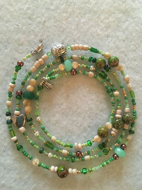 Tropical Waist Beads, Seed Bead Pendant Necklace, Waste Beads Ideas, Diy Waist Beads Ideas, Waist Beads Aesthetic, Waist Beads Ideas, Diy Waist Beads, Crystal Waist Beads, African Lifestyle