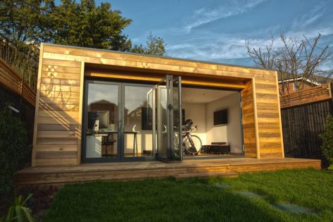 Garden office and gym | TGEscapes Home Office Shared, Metropolis Architecture, Annex Ideas, Home Office And Gym, Pilates Ideas, Gym Shed, Garden Escape, California Backyard, Garden Offices