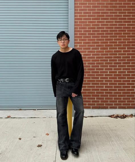 Bootcut Mens Outfit, Bootcut Jeans Outfit Men, Black Bootcut Jeans Outfit, Rockstar Outfits, Mens Street Style Urban, Outfit Guys, Rockstar Lifestyle, Men Outfits Aesthetic, Carpenter Aesthetic