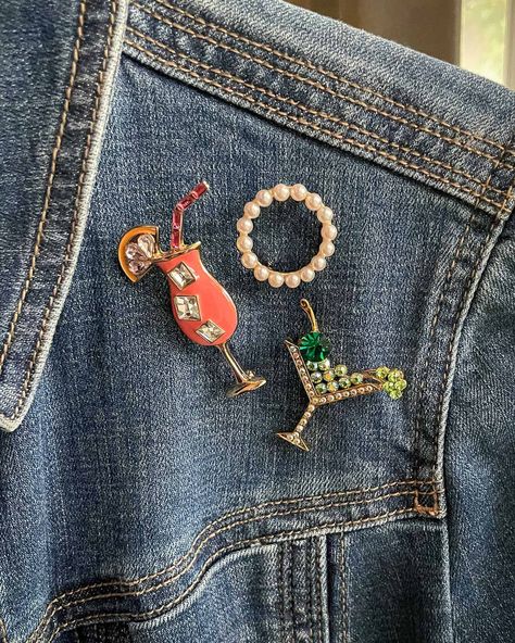 Brooch Ideas, Pins And Brooches, Vintage Rhinestone Jewelry, Pearl Pin, Front Porches, Embellished Denim, Travel Wardrobe, Weekend Style, Pin Jewelry