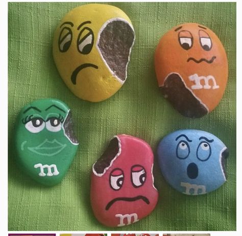 M M Painted Rocks, Painted River Rocks, Diy Rock Art, Painted Rock Animals, Painted Rocks Kids, Painted Rocks Craft, Painted Rocks Diy, Rock Painting Ideas Easy, Rock Painting Patterns