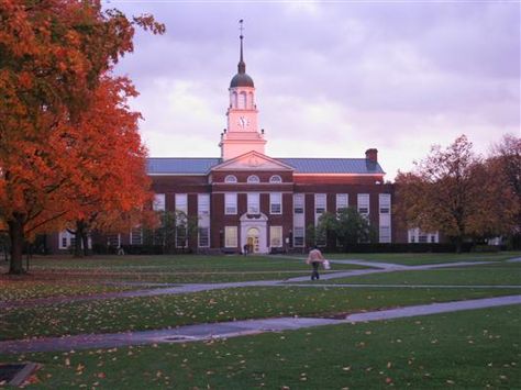 If you could go back in time, would you still choose Bucknell? Bucknell University, Dream School, College Prep, Macbook Wallpaper, Freshman Year, Friend Poses, When You Realize, College Life, High School Seniors