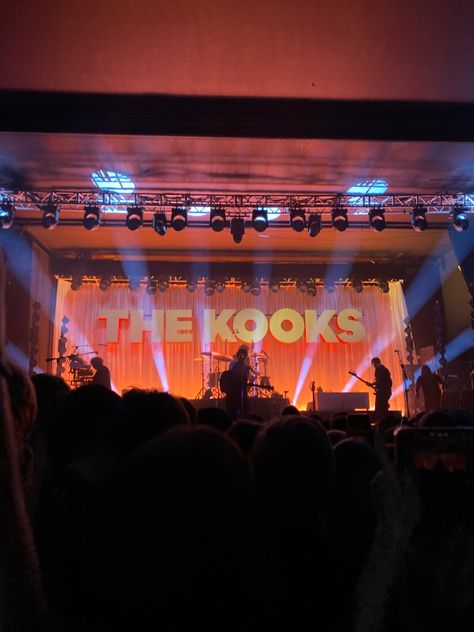 The Kooks Aesthetic, 2000s Rock Aesthetic, Kook Aesthetic, Concerts Aesthetic, Loyle Carner, 2000s Rock, Irl References, Stage Lighting Design, I Alone