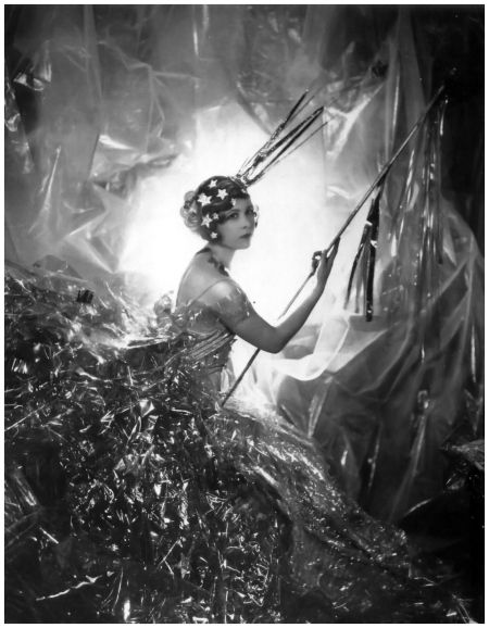 Nancy Beaton as a Shooting Star 1929 photo Cecil Beaton Louis Daguerre, Fancy Dress Ball, Photography Career, Guy Fawkes, Cecil Beaton, I Love Cinema, Arte Inspo, Roaring 20s, Shooting Star