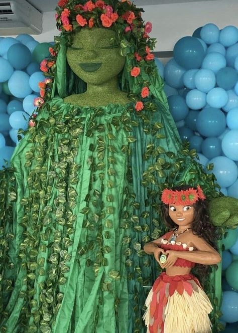 Halloween Trunk Or Treat Ideas, Island Theme Wedding, Rio Birthday Parties, Halloween Trunk Or Treat, Moana Theme Birthday, Alice In Wonderland Props, Homecoming Floats, Trunk Or Treat Ideas, Moana Theme