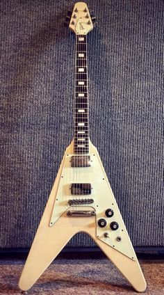 Ergonomic Guitar, V Guitar, Flying V Guitar, Dream Guitar, Acoustic Guitar Photography, Gibson Flying V, Epiphone Guitars, Guitar Photography, Cool Electric Guitars