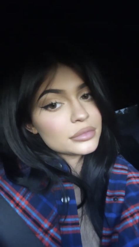 Kylie Black Hair, King Kylie Makeup, Kylie Jenner Makeup Looks, Kylie Jenner Hairstyles, Kylie Jenner Black Hair, Kylie Jenner 2014, Kylie Snap, Kylie Jenner Face, Kylie Jenner Makeup Tutorial