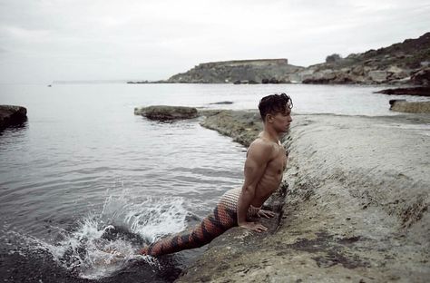 Merman Tails, Male Mermaid, Fantasy Mermaids, Workout Muscle, Beautiful Mermaids, Sealife, Gay Love, Gym Fitness, Muscle Men