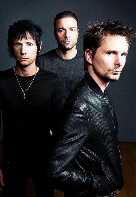 Rock Band Photos, Muse Band, Band Photoshoot, Musician Photography, Band Photography, Photoshoot Studio, Band Pictures, Musical Band, Celebrity Travel