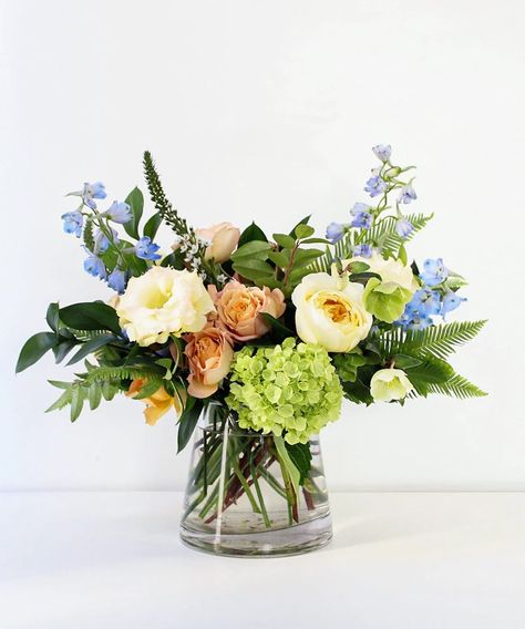 Summer floral check ✅ Spring Bouquet In Vase, Whimsical Flower Arrangements, Whimsical Floral Arrangements, Centerpiece Floral Arrangements, Simple Floral Arrangements, Ivy Trellis, Summer Arrangements, Small Arrangements, Poinsettia Care