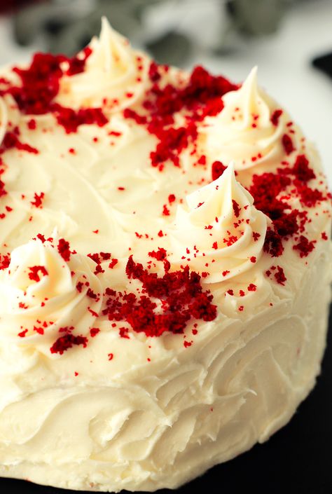 a whole red velvet cake with swirly cream cheese frosting and cake crumbs sprinkled over top Mexican Shrimp Cocktail Recipe, Homemade Red Velvet Cake, Lemon Blueberry Pound Cake, Fluffy Cheesecake, Blueberry Pound Cake, Kentucky Butter Cake, Red Velvet Cake Recipe, Velvet Cake Recipes, Sweet Potato Cake