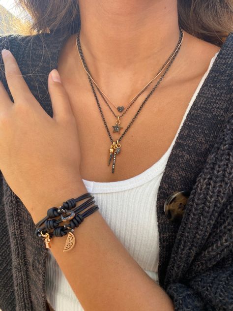 Cord Necklace Aesthetic, Hippie Style Choker With Adjustable Cord As Gift, Hippy Necklaces Aesthetic, Grunge Jwellary, Boho Choker Necklace Hippie, Layered Hippie Necklaces, Necklaces Aesthetic, Cord Necklaces, Grunge Accessories