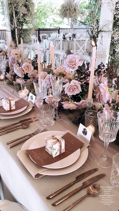 Brown Pink Wedding Theme, Brown And Pink Table Setting, Pink And Brown Table Decorations, Light Pink Table Setting, Pink And Brown Table Setting, Brown And Pink Wedding Theme, Mauve Tablescape, Pink And Brown Wedding Theme, Pink And Brown Party