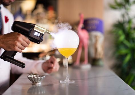 Flavour Blaster-Smoke Bubbles Gun, Cocktail Drink Machine, Aromas Edible Bubbles, Bubble Cocktail, Cocktail Equipment, Smoked Cocktails, Tools Design, Food Tool, Dry Martini, Bowl Of Cereal, Drinks Machine