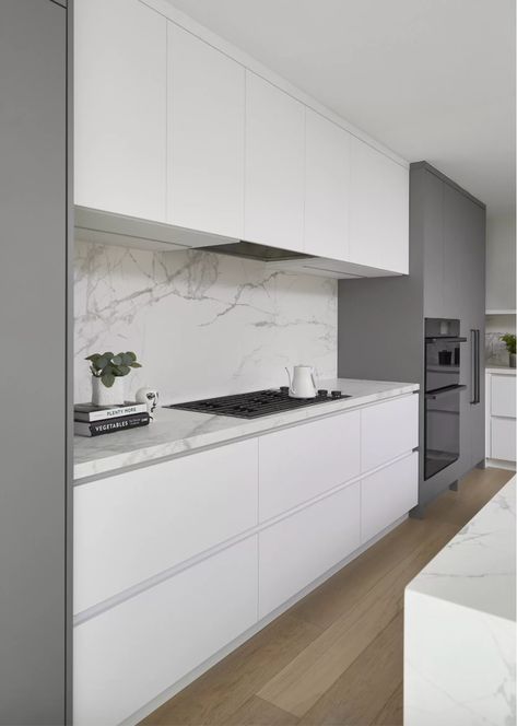 White And Gray Modern Kitchen, White Kitchen Grey Marble Counter Top, White And Grey Modern Kitchen, White Matte Kitchen Cabinets, Matte White Kitchen Cabinets, White Glossy Kitchen Cabinets Modern, Small Marble Kitchen, White Kitchen With Grey Countertops, White Kitchen Marble Countertops