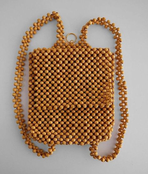 Beaded Bag Ideas, Beaded Backpack, Bead Clothing, Beads Clothes, Hand Beaded Bag, Wooden Purse, Bead Bag, Sac Diy, Diy Bags Patterns