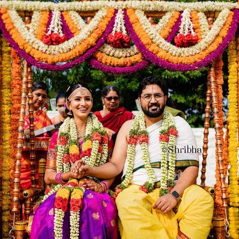 Muhurtham Backdrop, Bridal Sari, Sunflower Themed Wedding, Bollywood Pictures, Beautiful Wedding Decorations, Backdrop Design, Wedding Accessories Jewelry, Stage Decorations, Garland Wedding