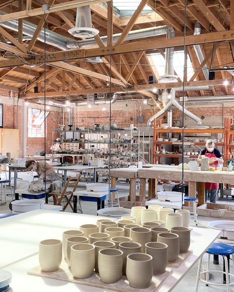 Home Art Studio, Art Studio Organization, Courtyard Design, Norman Foster, Studio Interior Design, Art Studio At Home, Workshop Design, Pottery Workshop, Studio Organization