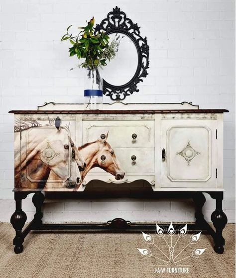 Horse Transfer On Furniture, Decoupage Paper Free, Circle Furniture, Estilo Cottage, Furniture Decoupage, Salina Ks, Decoupage Papers, Refinished Furniture, Decoupage Furniture