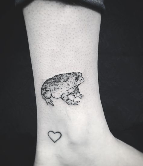 Toad Tattoo, Frog Tattoo, Small Girly Tattoos, Frog Tattoos, Small Girl Tattoos, 1 Tattoo, Time Tattoos, Hip Tattoo, Animal Tattoos