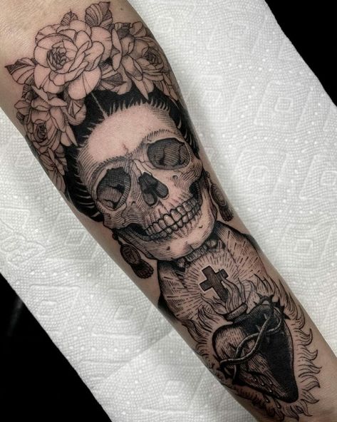 Mexican Skull Tattoos, Worst Tattoos, Chicanas Tattoo, Artsy Tattoos, Catrina Tattoo, Aztec Tattoo Designs, Skull Sleeve Tattoos, Cross Tattoos For Women, Western Tattoos