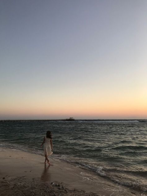 January Andrews - Beach Read by Emily Henry Beach In The Morning Aesthetic, Walking Along The Beach Aesthetic, Beach Aesthetic Sunrise, Walking On Beach Aesthetic, Beach Walks Aesthetic, Books And Sea, Cloud Girl Aesthetic, Walk Aesthetic Morning, Morning Beach Aesthetic