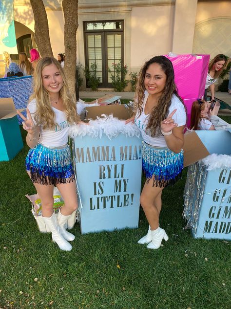 Big Lil Reveal Boxes, Hannah Montana Big Little Reveal, Mamma Mia Big Little Reveal, Mama Mia Big Little Theme, Mamma Mia Big Little Theme, Big Sis Little Sis Reveal Ideas, Taylor Swift Big Little Reveal, Big Little Outfits, Big Little Themes Reveal