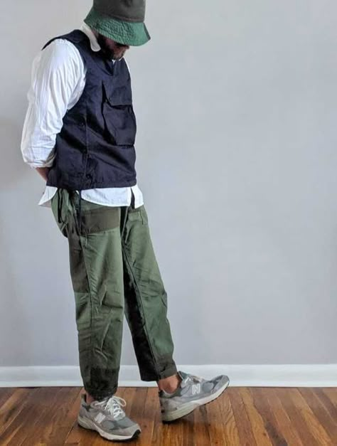 Americana Fashion Men, Japanese Street Fashion Men, New Balance Outfit, Olive Pants, Mens Trendy Outfits, City Outfits, Outfit Grid, Mens Outfit Inspiration, Americana Fashion