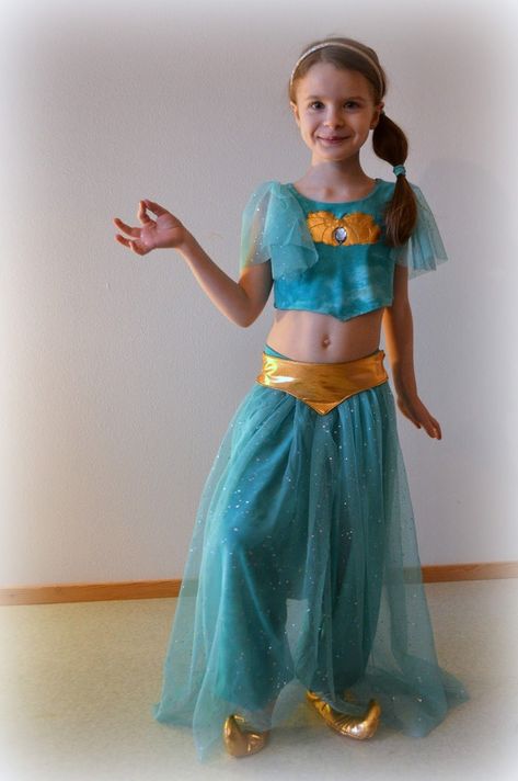 Diy Jasmine Costume, Diy Princess Jasmine Costume, Princess Jasmine Costume Kids, Jasmine Costume Diy, Aladdin Costume Diy, Diy Genie Costume, Princess Jasmine Costume Diy, Jasmine And Aladdin Costume, Jasmine Costume Kids