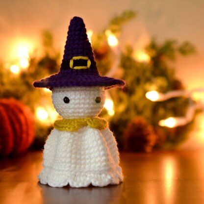 Ghost Crochet Pattern, No Sew Amigurumi, Crafting Kits, Simple Halloween Decor, Ghost Crochet, Baby Blanket Knitting Patterns, Monster Wreath, Crochet Pour Halloween, Crochet Decorations