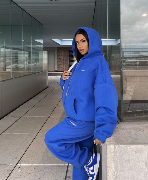 Navy Blue Sweatpants Outfit, Nike Hoodie Outfit, Matching Fits, Sweats Outfit, Hoodie Outfit, Blue Nike, Going Out Outfits, Cute Everyday Outfits, Nike Hoodie