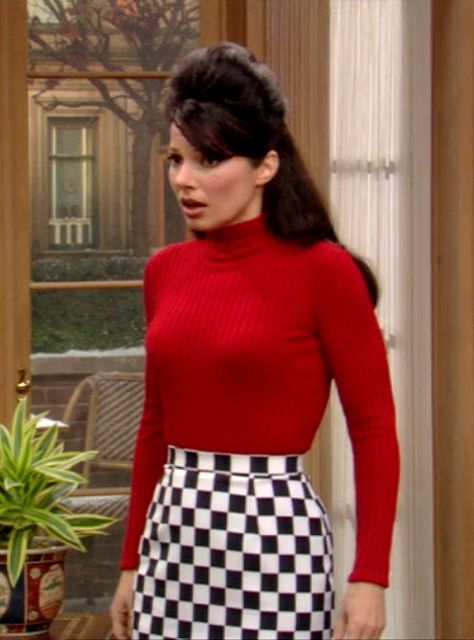 Style For Short Women, Nanny Outfit, Fran Fine Outfits, Fran Drescher, Fran Fine, Fashion Figure, 90s Inspired Outfits, The Nanny, Rock Outfit