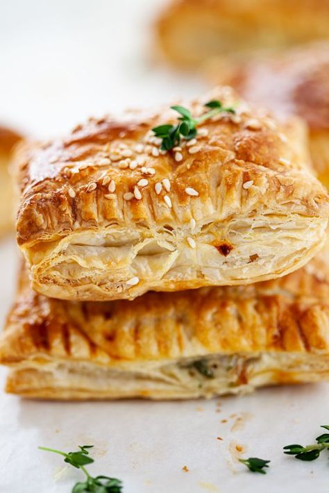 Crisp, golden puff pastry filled with creamy chicken filling. #chicken #pie Meat Filled Puff Pastry, Bread With Filling Recipes, Puff Pastry Pies Savory, Puff Pastry Main Dish Recipes, Puff Pastry With Chicken Filling, Savory Recipes With Puff Pastry, Chicken Pastry Recipe Easy, Chicken Pastry Puff, Chicken Pies Puff Pastry