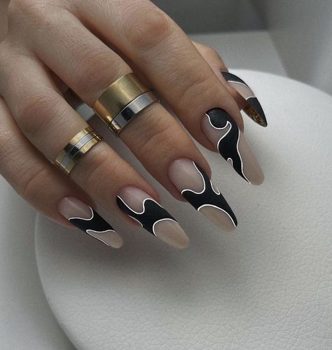 Unghie Sfumate, Edgy Nails, Her Nails, White Nail, Nails 2023, Fire Nails, Funky Nails, Pretty Acrylic Nails, Chic Nails