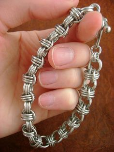 Chainmaille Bracelet Bracelet Patterns For Men, Chainmail Patterns, Barrel Roll, Jump Ring Jewelry, Chainmail Bracelet, Chainmail Jewelry, Bijoux Fil Aluminium, Chainmaille Bracelet, Chain Maille Jewelry