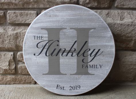 Circle Signs, Family Established Sign, Established Family Signs, Wooden Door Signs, Established Sign, Last Name Sign, Family Name Sign, Cricut Projects Beginner, Last Name Signs