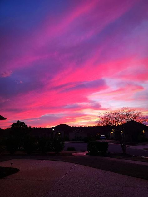 Preppy Sunsets, Pink Skies Aesthetic, Pictures Of The Sky, Sky Palette, Beautiful Sky Pictures, Pretty Skys, Pink Sky Sunset, Purple Skies Aesthetic, Sky Aesthetic Sunsets Pink