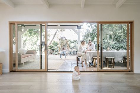 Laurel Canyon Residence by Klein Agency - Dwell Backyard Pool Fence, Farmhouse Living Area, Hawaii Tiny House, Windows For House, Marvin Doors, Timber Sliding Doors, Balcony Exterior, Marvin Windows And Doors, Sliding Glass Doors Patio