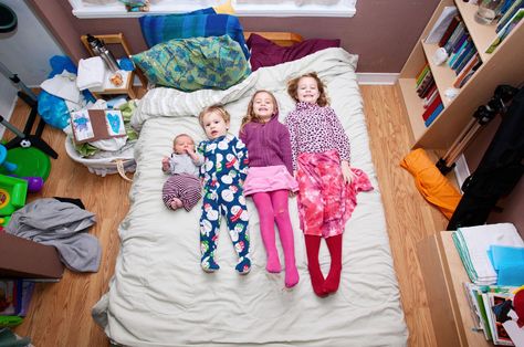 Stay-At-Home Moms With This Many Kids Are the Happiest Space Saving Bed Ideas, Bed Ideas For Kids, Space Saving Bed, Toddler Cot, Kids Beds With Storage, Space Saving Bedroom, Bunk Bed Mattress, Cot Bed Mattress, Space Saving Beds