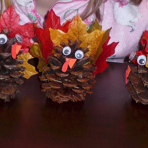 Easy Pinecone Turkey and other Thanksgiving crafts on FreeKidsCrafts.com Pinecone Turkey, Turkey Crafts Kids, Nature Ideas, Thanksgiving Turkey Craft, Pinecone Crafts, November Activities, Fabulous Friday, Thanksgiving Projects, Thanksgiving Craft