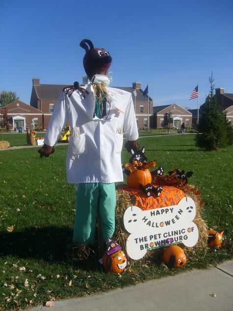 Happy Halloween from The Pet Clinic of Brownsburg- Halloween Display: Brownsburg, Indiana. Vet Clinic Halloween Decor, Veterinarian Clinic, Large Animal Vet Clinic Design, Vet Clinic Euthanasia Sign, Carroll County Vet Clinic Signs, Euthanasia Room Vet Clinic, Vet Office, Vet Assistant, Pet Clinic