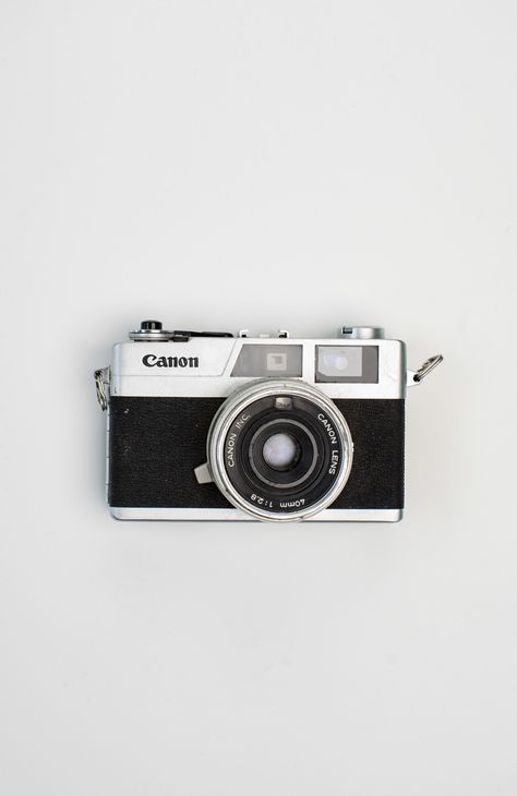 Flatlay Illustration, Camera Images, Camera Png, Photo Editing Websites, Album Artwork Cover Art, Camera Pictures, Old Cameras, Drawing Exercises, Old Camera