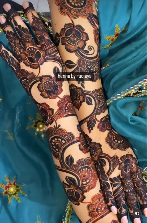 Mahdi Design Beautiful, Dubai Henna Design, Dubai Style Mehndi Design Back, Khafif Mehndi Designs Dubai, Khafif Mehndi Designs, Khafif Mehndi Design, Rose Mehndi Designs, Very Simple Mehndi Designs, Simple Mehndi Designs Fingers