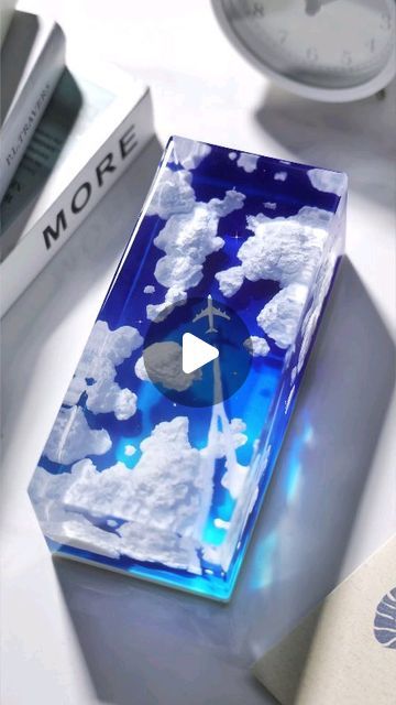 Resin Art Materials, Epoxy Resin Tutorial, How To Resin, Resin Box Ideas, Epoxy Ideas Diy, Clouds In Resin, Cute Resin Ideas, Resin Ideas Diy, Resin Crafts Ideas