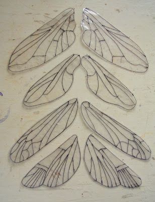 not my pic Dragonfly Wings, Fairy Crafts, Diy Fairy, Insect Art, Fairy Wings, Wire Crafts, Fairy Dolls, Wire Art, A Tree