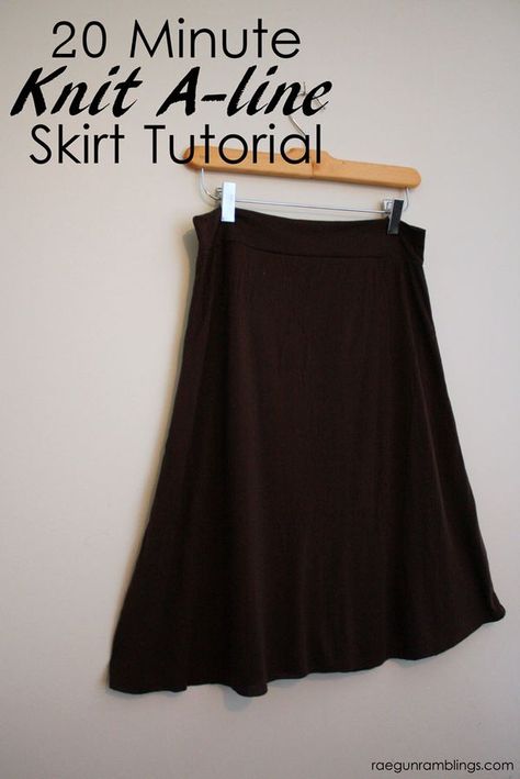 Super easy fold over knit a-line skirt tutorial Back To Hogwarts, A Line Skirt Pattern, Knit Skirt Pattern, Jersey Knit Skirt, Diy Skirts, Skirt Pattern Free, Pencil Skirt Pattern, How To Make Skirt, Skirt Tutorial