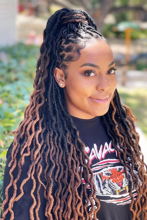 Stunning Faux Locks Hairstyles Ideas for Melanin Women Locs Female, Types Of Crochet Hair, Locks Hairstyles, Faux Locs Styles, Dreads Styles For Women, Faux Dreads, Fake Dreads, Long Dreads, Faux Locks