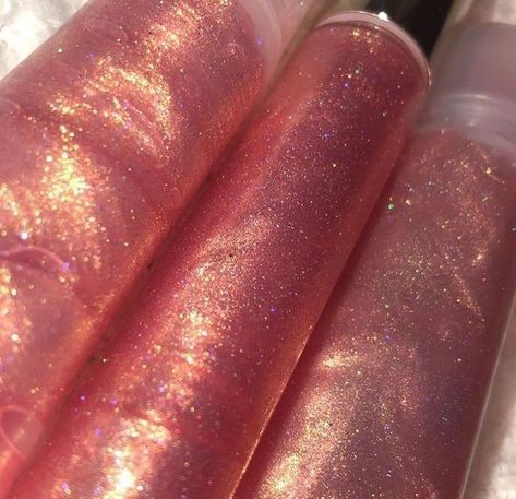 Pink Glitter Lipgloss, Shimmery Lip Gloss, Sparkly Lip Gloss, Lipgloss Business, Shiny Makeup, Lipgloss Makeup, Lip Gloss Homemade, Lip Gloss Cosmetics, Glitter Lipstick