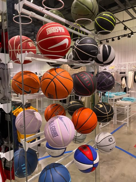 Basketball Collection, Basketball Store, Basketball Bedroom, Gaming Bedroom, Basketball Motivation, Basketball Moves, Swag Pics, I Love Basketball, Bola Basket